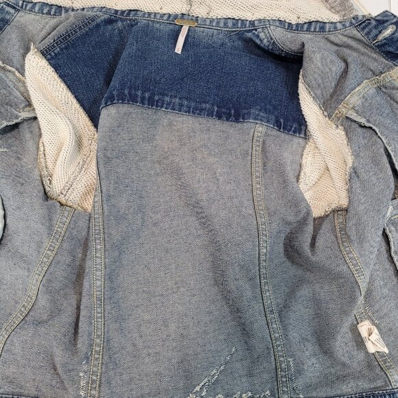 Free People Blue Denim Distressed Removable Knit Hood Jean Jacket Size Small S - Picture 6 of 14